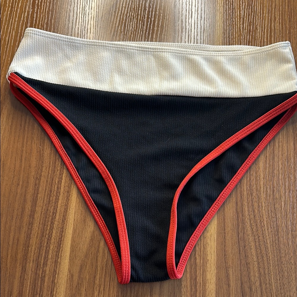 NWOT Black and Cream Bikini Bottom with Red Trim 👽 👽